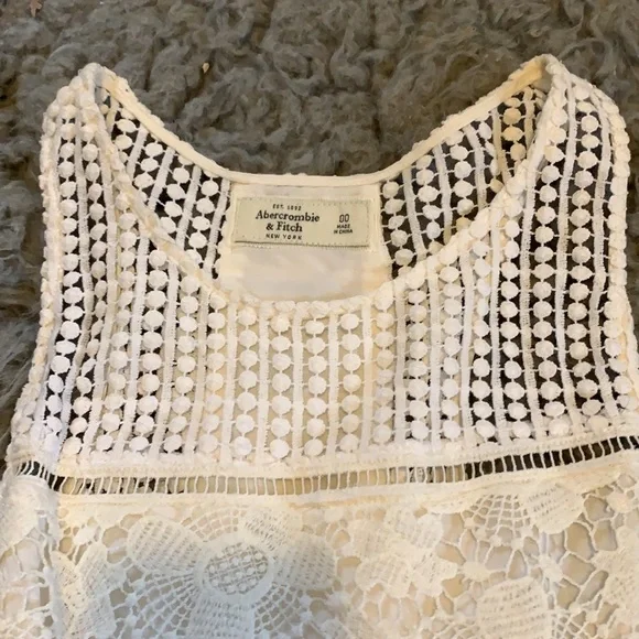 Abercrombie and Fitch white lace dress. Size 00 - Picture 4 of 4